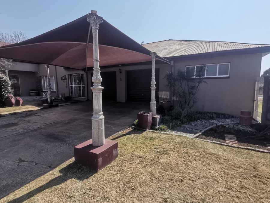 5 Bedroom Property for Sale in Senekal Free State